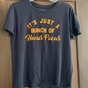 Women’s cropped t-shirt. Size L.